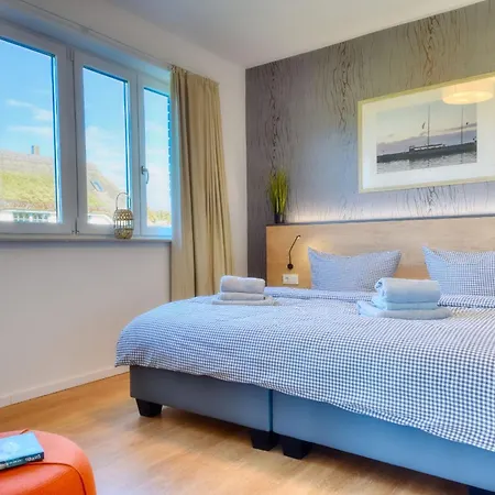 Mantelmoewe 32 Im Wreecher Idyll Ruegen By Ruyastay